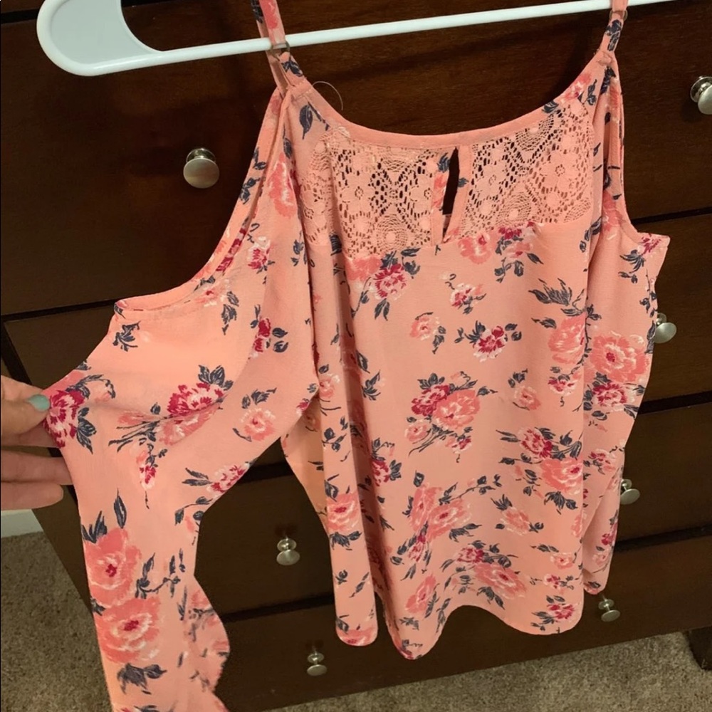 String straps open shoulder blouse